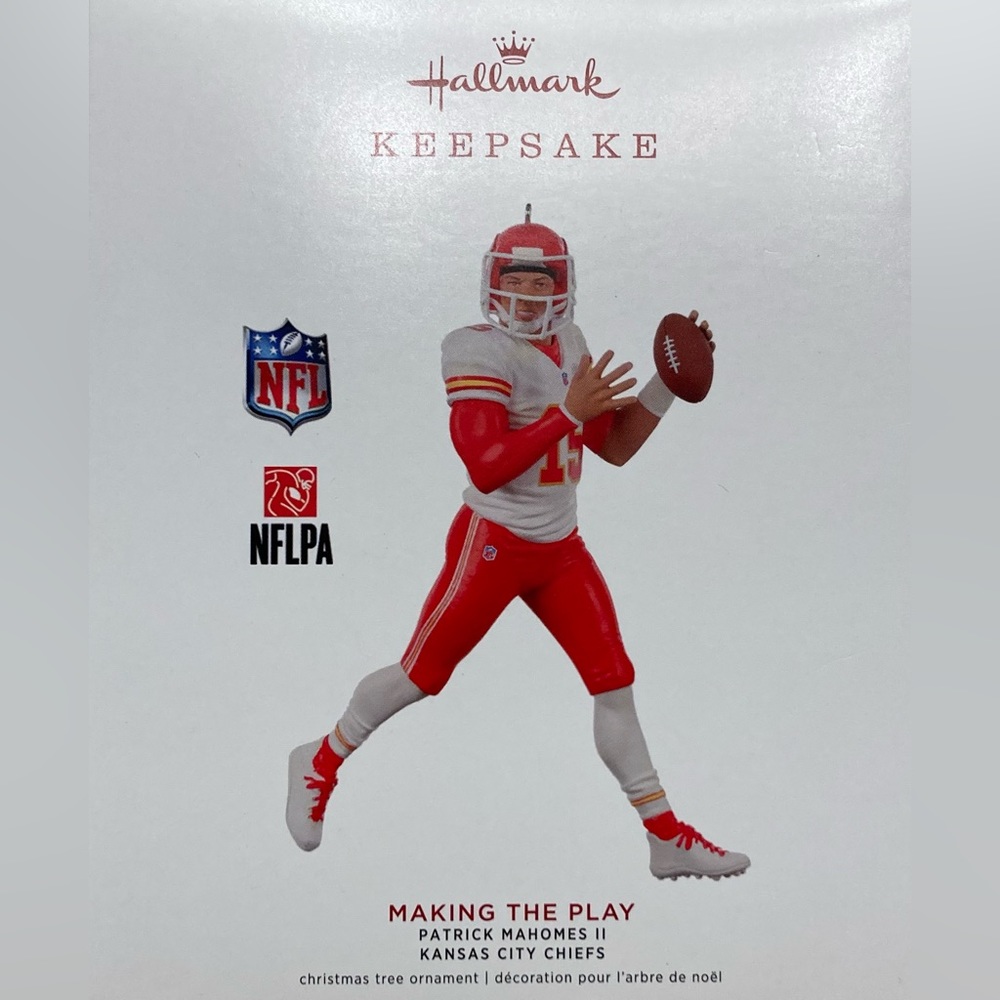 Hallmark keepsake Patrick Mahomes Making the Play ornament 2019. new in box.